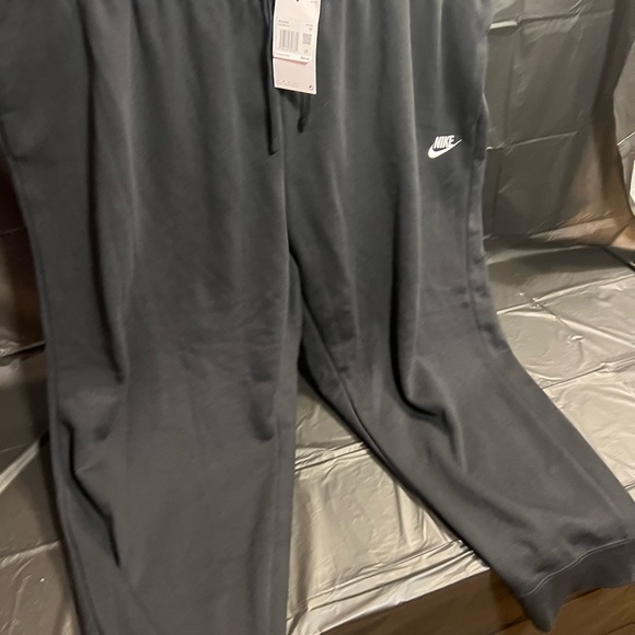 Nike Pants - #334 Size 3X NWT Nike Women’s Black Sweatpants